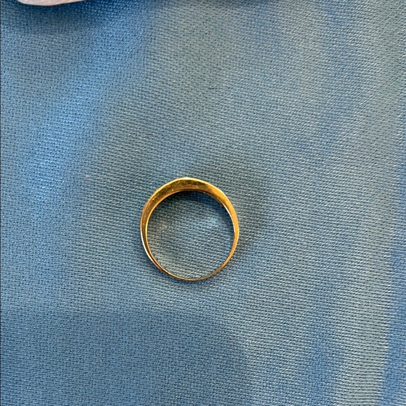 Elegant 14KT YellowGold Emerald and Diamond ring - Picture 3 of 9